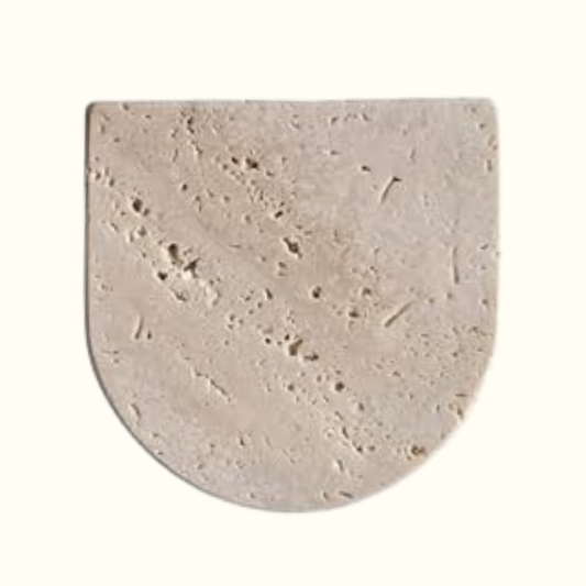 Set mit 4 Untersetzern aus Naturtravertin – Moderne Tropfenform – Flecken- und kratzfest – Elegante, handgefertigte Untersetzer für Tische, Küchen, Bars und Wohnzimmer – Hergestellt in Italien